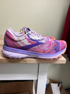 Brooks women’s Ghost Pink and Purple Athletic Shoes Vibrant Design